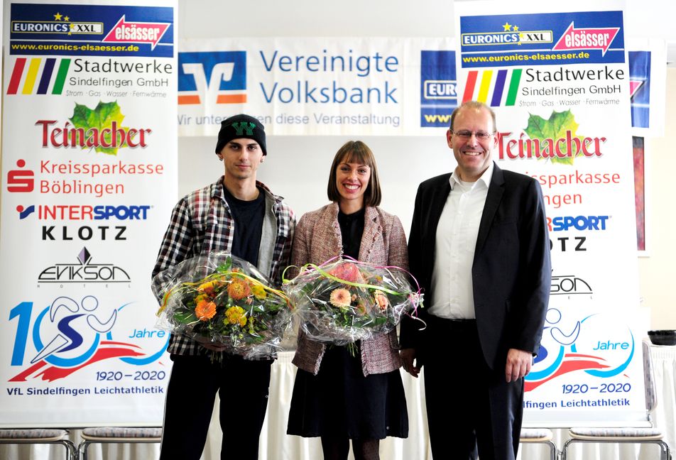 10.11.19 VfL Leichtathletik - von link: Constantin Preis, Carolina Krafzik, OB Vöhringer
