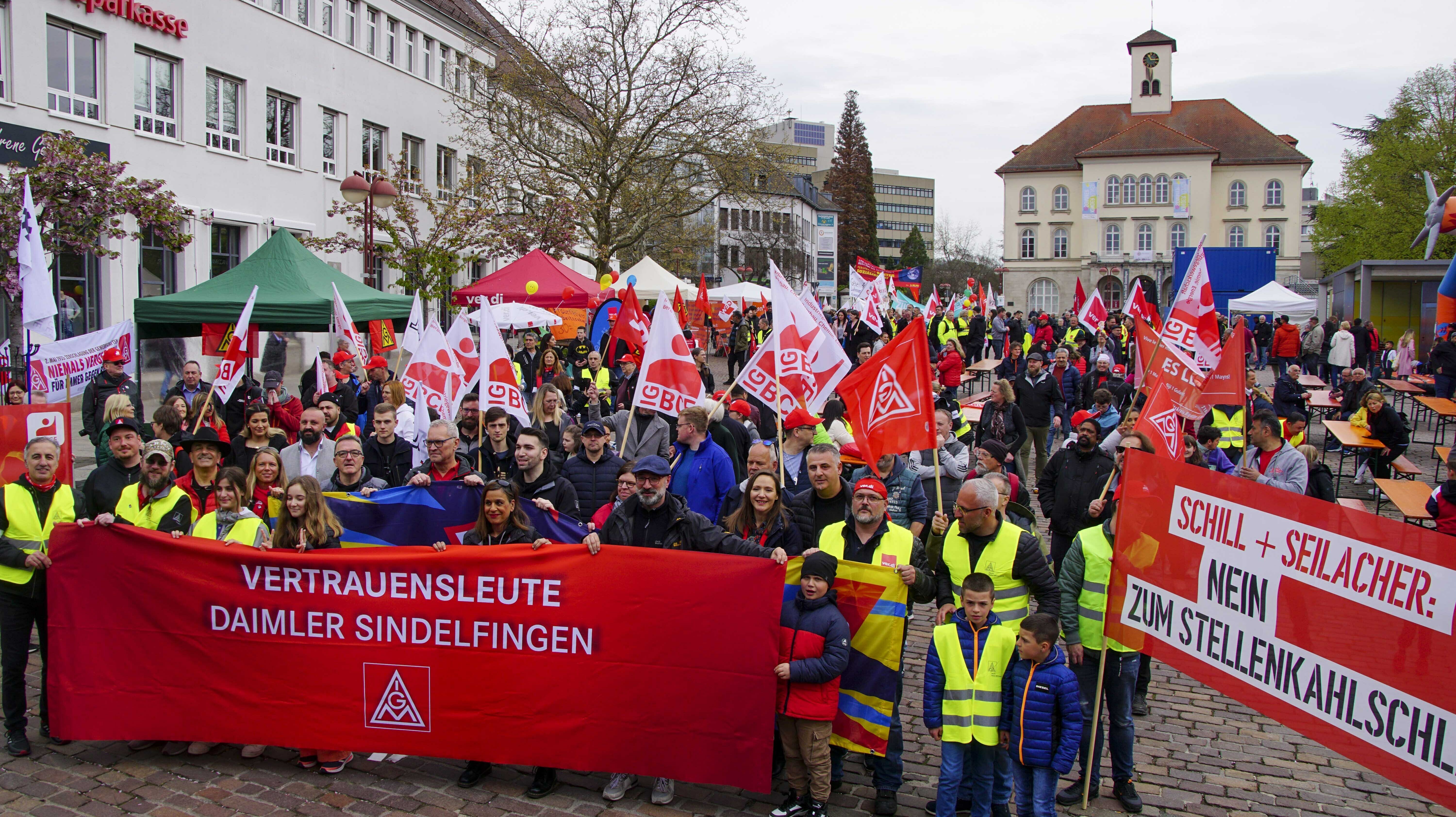 Etwa 200 Menschen haben an der DGB-Kundgebung am 1. Mai in Sindelfingen teilgenommen. Bild: Dettenmeyer