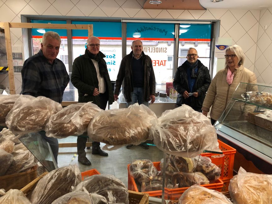 Der Lions Club ist aktiv für den guten Zweck: Thomas Ehret, Dr. Andreas Beyer Lions Club; Rainer Deim, Präsident Lions Club, Dr. Hans-Jörg Bühler Lions Club und Petra Ländner (von links). Bild: z