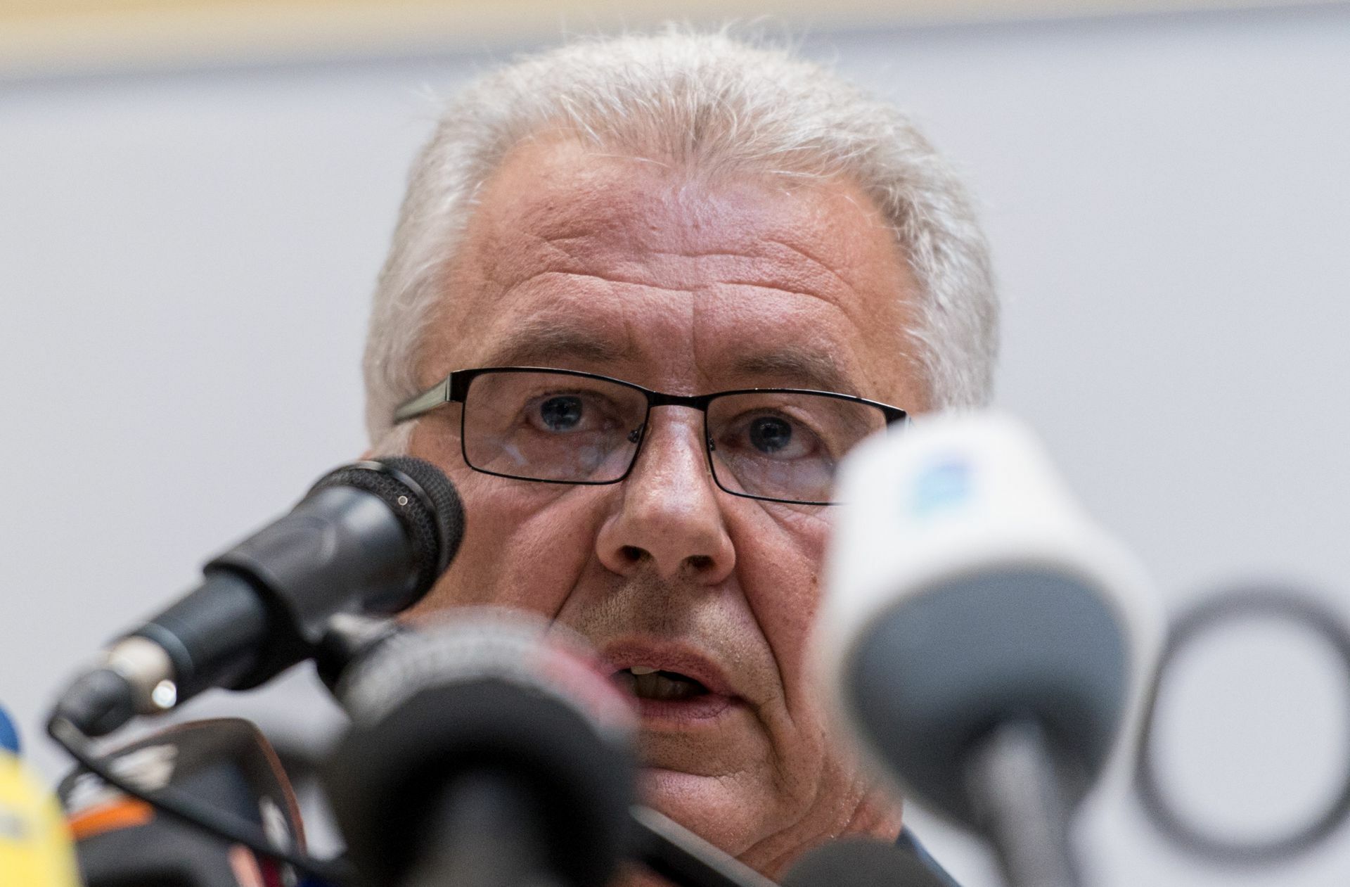 Die Wende bringt ein Anruf von Walter Pupp, Leiter des Landeskriminalamts Tirol.