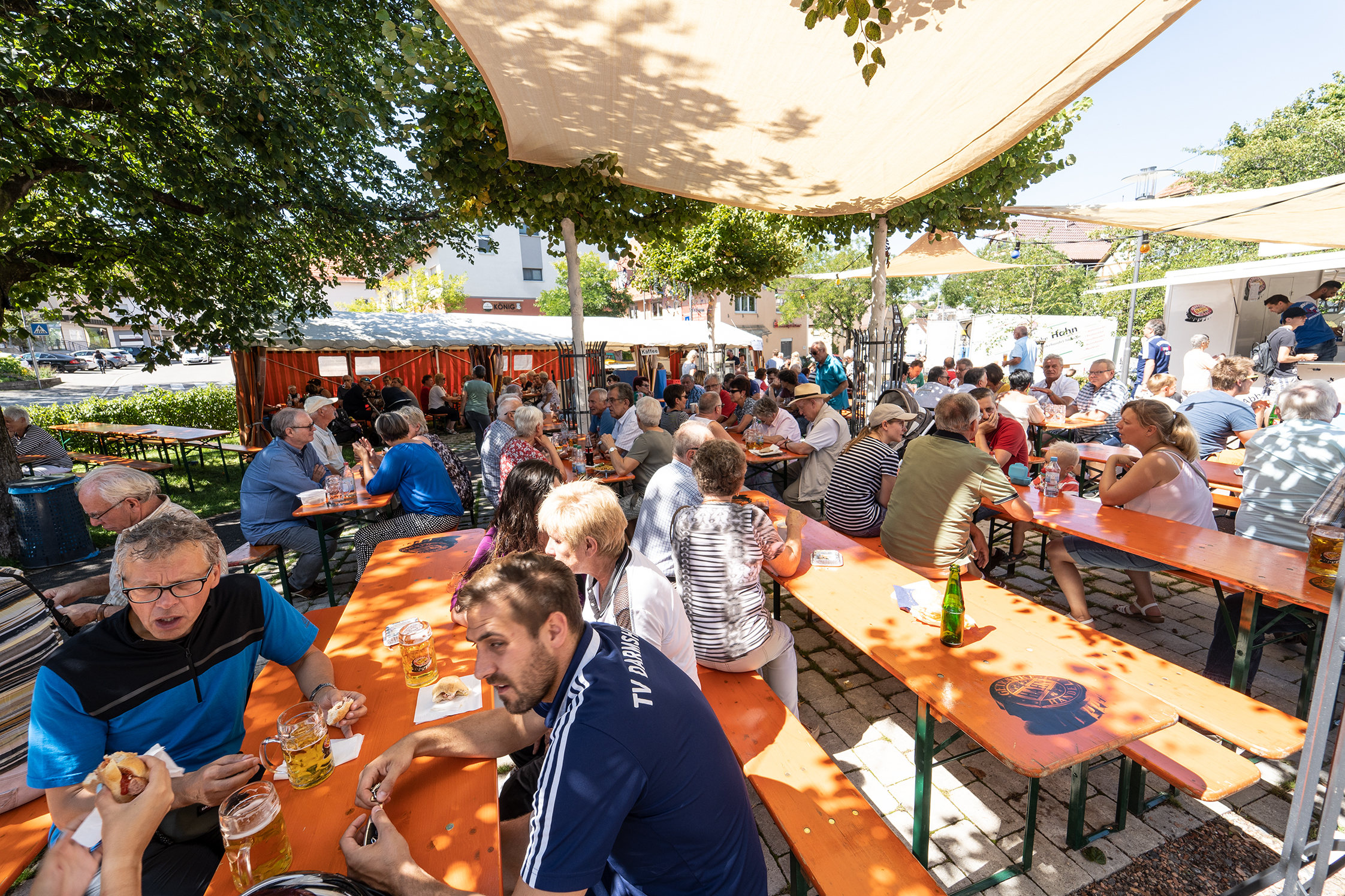 Am Sonntag war das Dorffest gut besucht. Bild: Richter