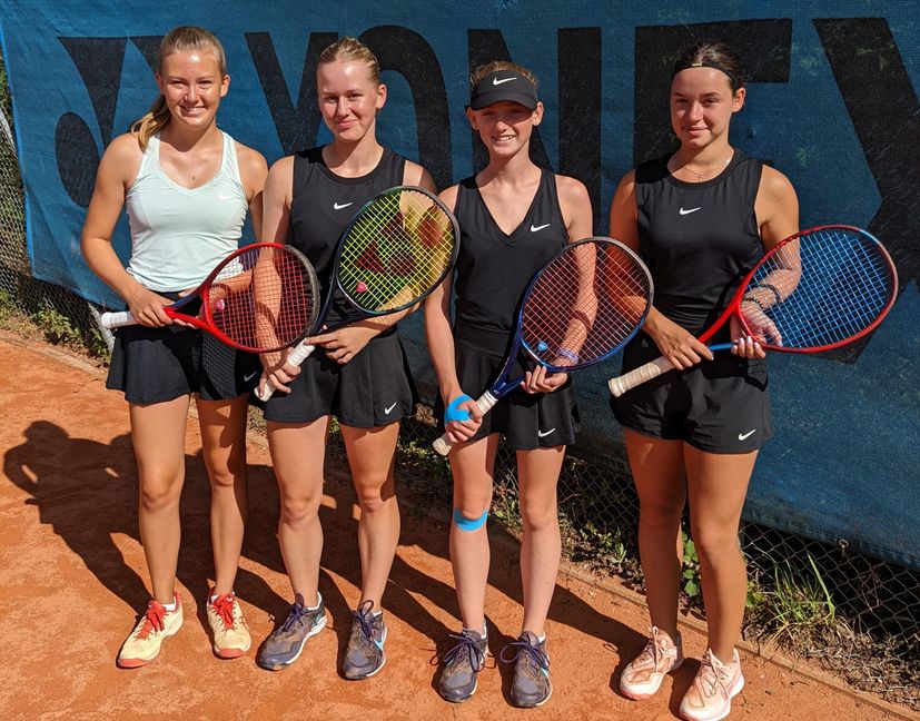 Erfolgreiche Juniorinnen aus Böblingen: Meike Roth, Pauline Glöckner, Annabell Lücke und Margarita Okhendovskaya schaffen den Aufstieg in die Württembergstaffel  (von links).    Bild: privat