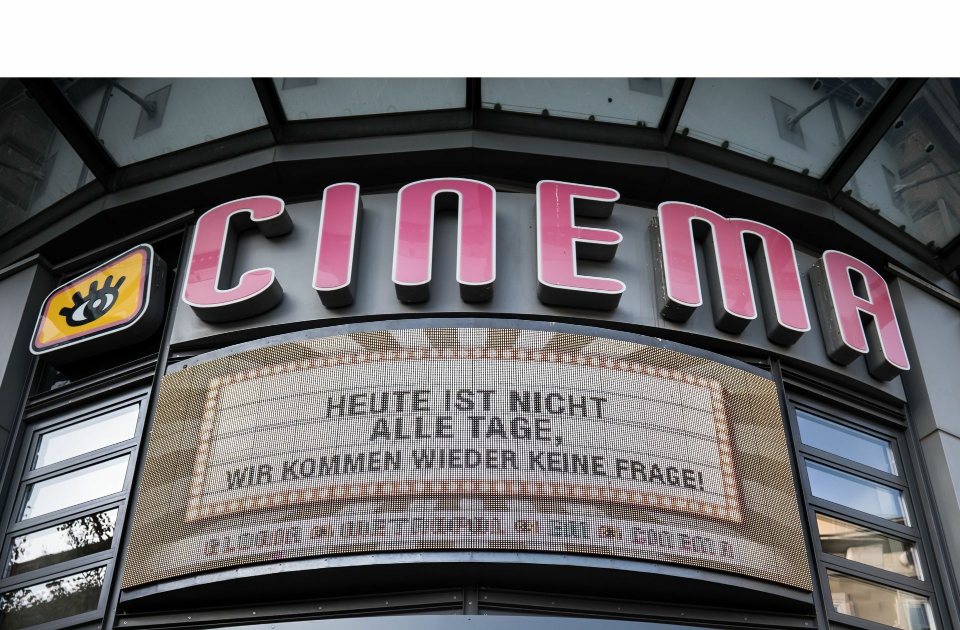 Kein leeres Versprechen: Die Stuttgarter Kinos, hier das Cinema am Schlossplatz,  haben die Krise überstanden.
 Foto: Lichtgut/Achim Zweygarth