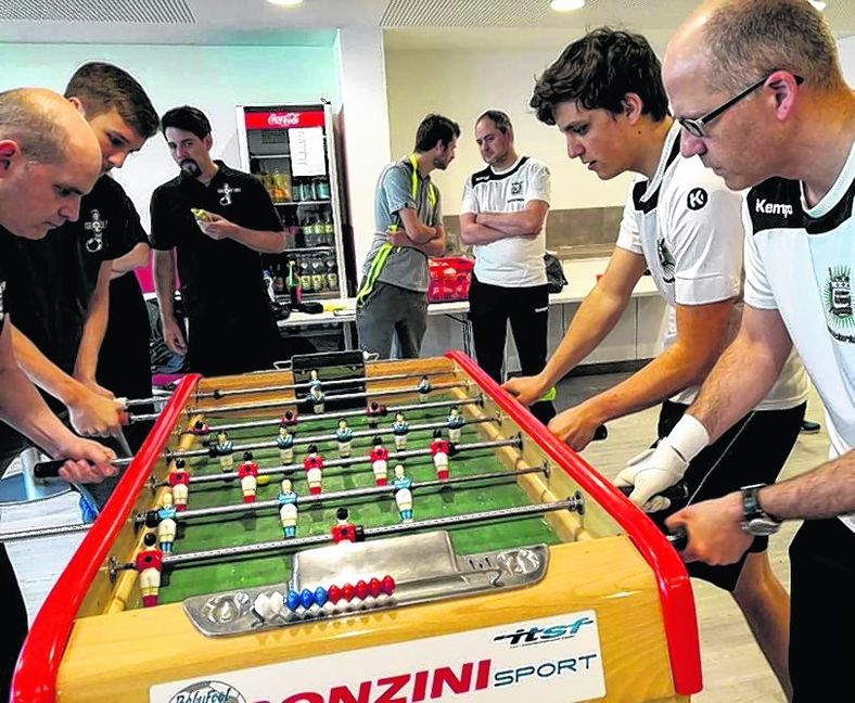 Die Sindelfinger Reiner Nicola und Bastian Meister (weiße Trikots, von links) waren nicht zu schlagen. Bild: z