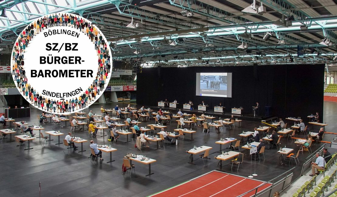 Auswärts und auf Abstand: Seit Beginn der Pandemie gehen die Gemeinderatssitzungen nicht mehr im Rathaus, sondern im Glaspalast (das SZ/BZ-Bild) oder in der Stadthalle über die Bühne. Bild: Dettenmeyer | Grafiken: Teufel