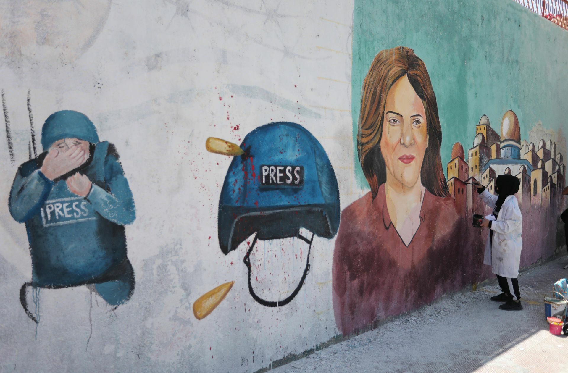 Im Gazastreifen zeugt  ein Wandgemälde vom gewaltsamen Tod der Reporterin.