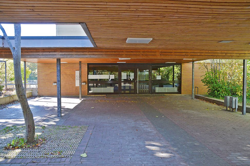 Die Turnhalle Eschenried mit 120 Plätzen wird derzeit von 44 Personen in Anspruch genommen. Die Stadt wolle diese Unterkunft eigentlich gerne auflösen. Darauf bestehe derzeit aber keine Aussicht. Bild: Steiner/A