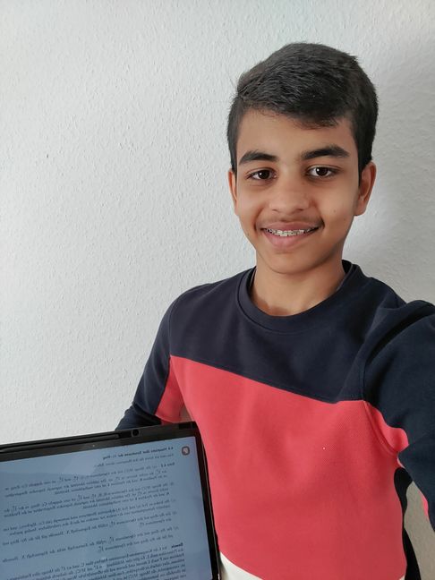 Der 15-järige Ritvij Singh beschäftigt sich in seiner Freizeit mit einem Schulfach, an das viele keine guten Erinnerungen haben. Bild: Experimenta gGmbh