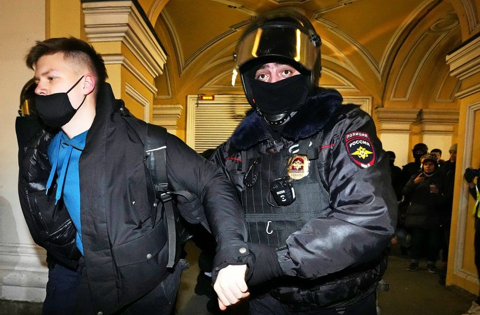 Festnahme eines Demonstranten in St. Petersburg