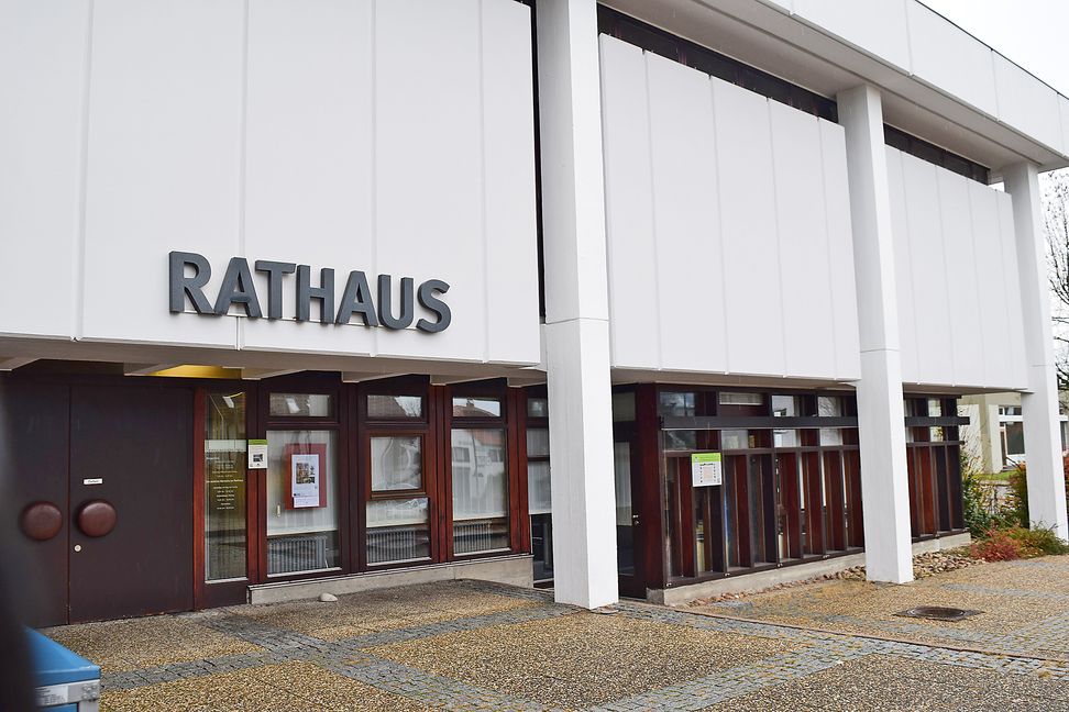 Bürgermeister kontra Gemeinderäte: Im Schönaicher Rathaus hing in den vergangenen Wochen der Haussegen schief. Bild: Bilaniuk