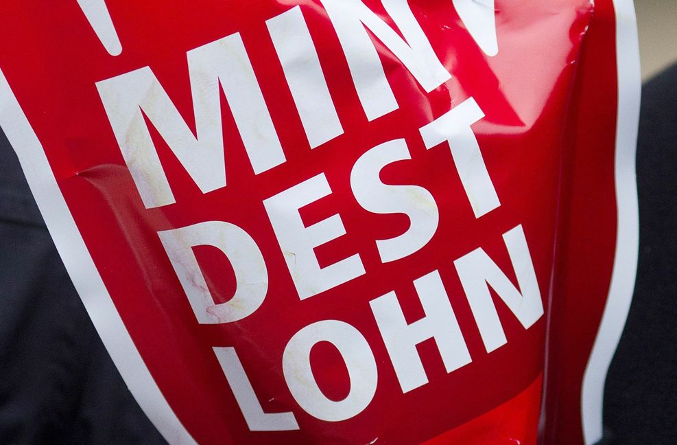 Der gesetzliche Mindestlohn soll zum 1. Oktober von 10,45 Euro auf 12 Euro steigen.