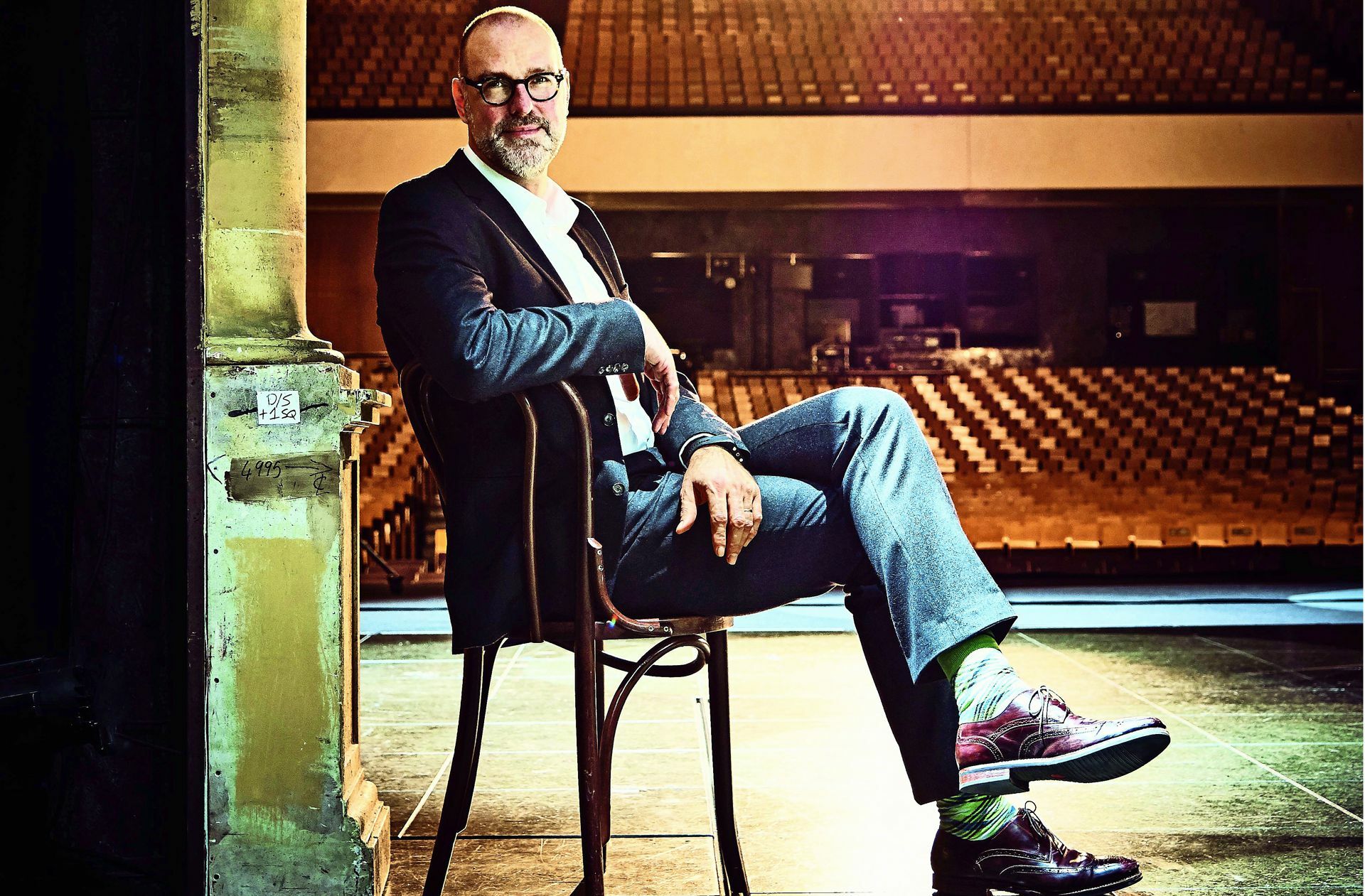 Intendant vor leerem Saal: Benedikt Stampa im Festspielhaus Foto: Christian Grund