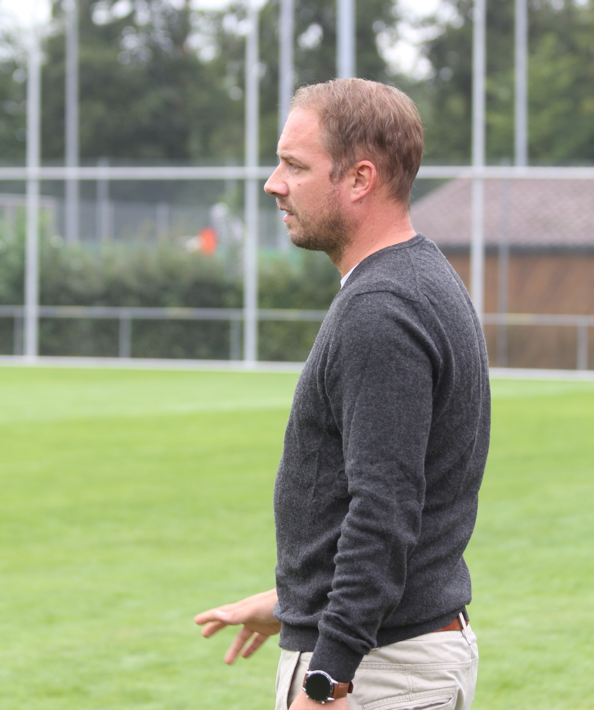 Wehrt sich nicht gegen die Favoritenrolle: Darmsheimns Trainer Marcel Lindner. Bild: Oberdorfer/A