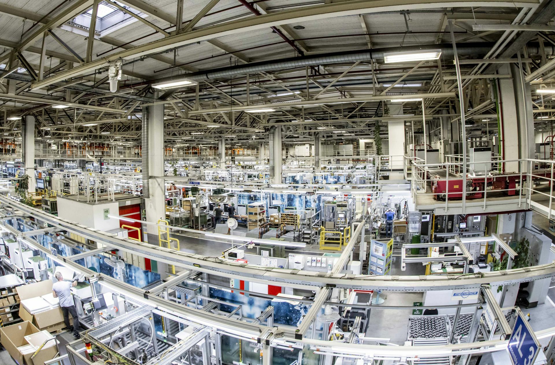 Blick ins Geschirrspülerwerk Dillingen der Bosch-Hausgerätetocher BSH.