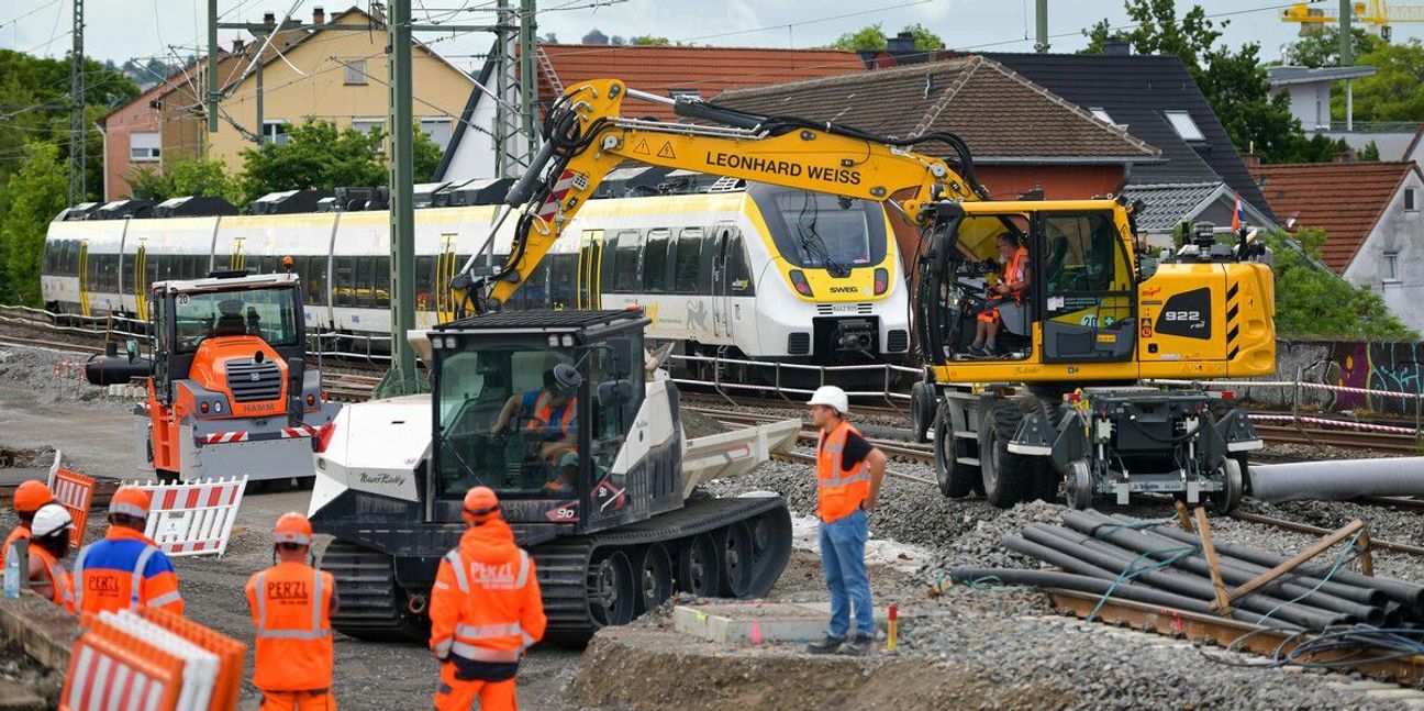 An vielen Stellen im Schienennetz rund um Stuttgart baut die Bahn eine neue Sicherungstechnik ein. Fahrgäste müssen deswegen Einschränkungen hinnehmen.   Foto: Lichtgut/Max Kovalenko