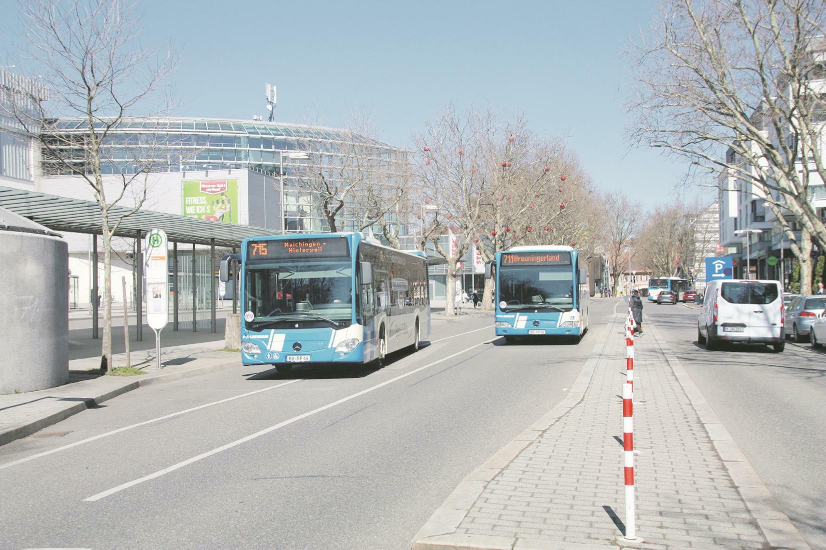 Nicht nur tagsüber, auch nach 20 Uhr sind die Linienbusse der Firma Pflieger zwischen Sindelfingen und Böblingen im Einsatz, trotz Ausgangssperre.     Bild: Stampe/Archiv