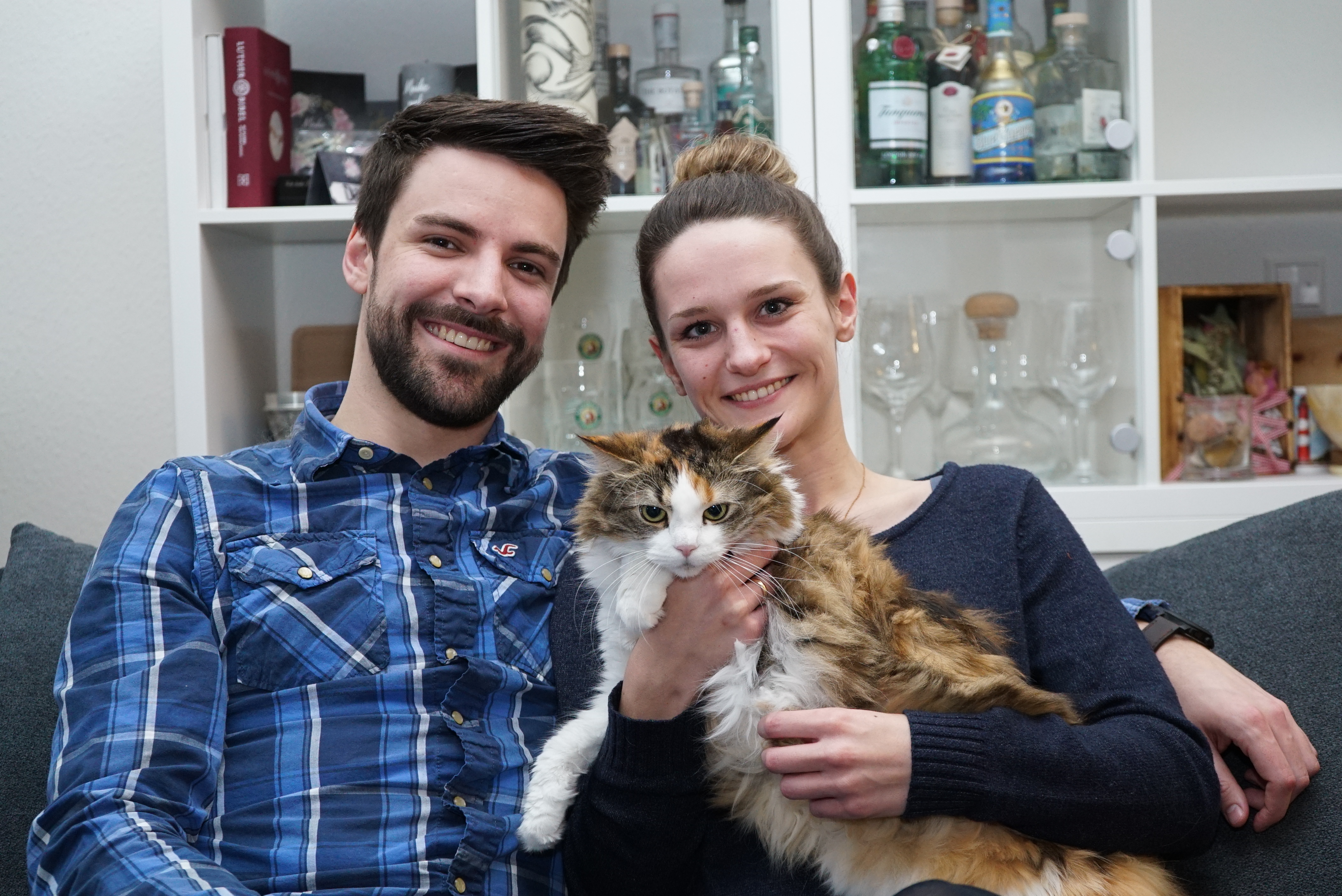Ihre Katze heißt Tosca wie die Oper. Dabei sind Maike und Daniel Fix große Musical Fans. Bild Heiden