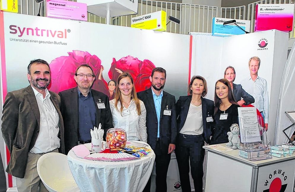 Werbung für das Unternehmen auf der Job-Messe. Bilder: z