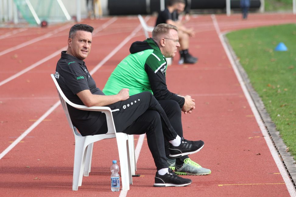 Maichingens Chefcoach Giuseppe Vella (links)  und Co-Trainer Matthias Ritter:  Am Sonntag geht es wieder los. Bild: Oberdorfer