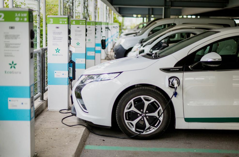 Flottenkunden schaffen sich  immer häufiger elektrifizierte Modelle für ihren Fuhrpark an.