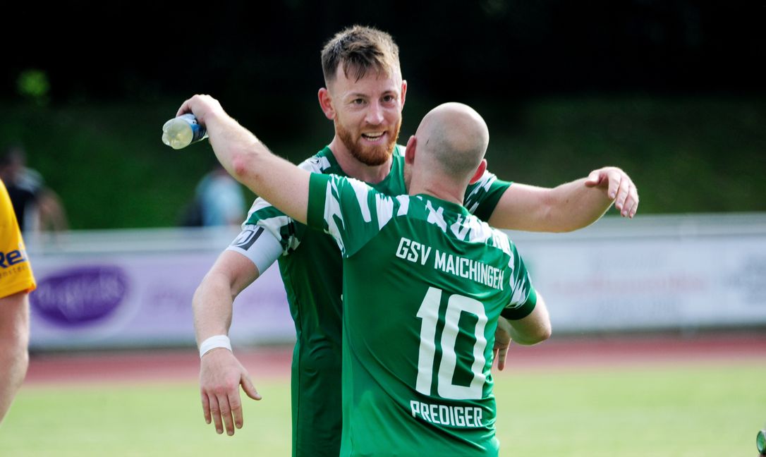 Maichingens Michael Klauß und Dirk Prediger bejubeln den Sieg. Bild: photostampe/A