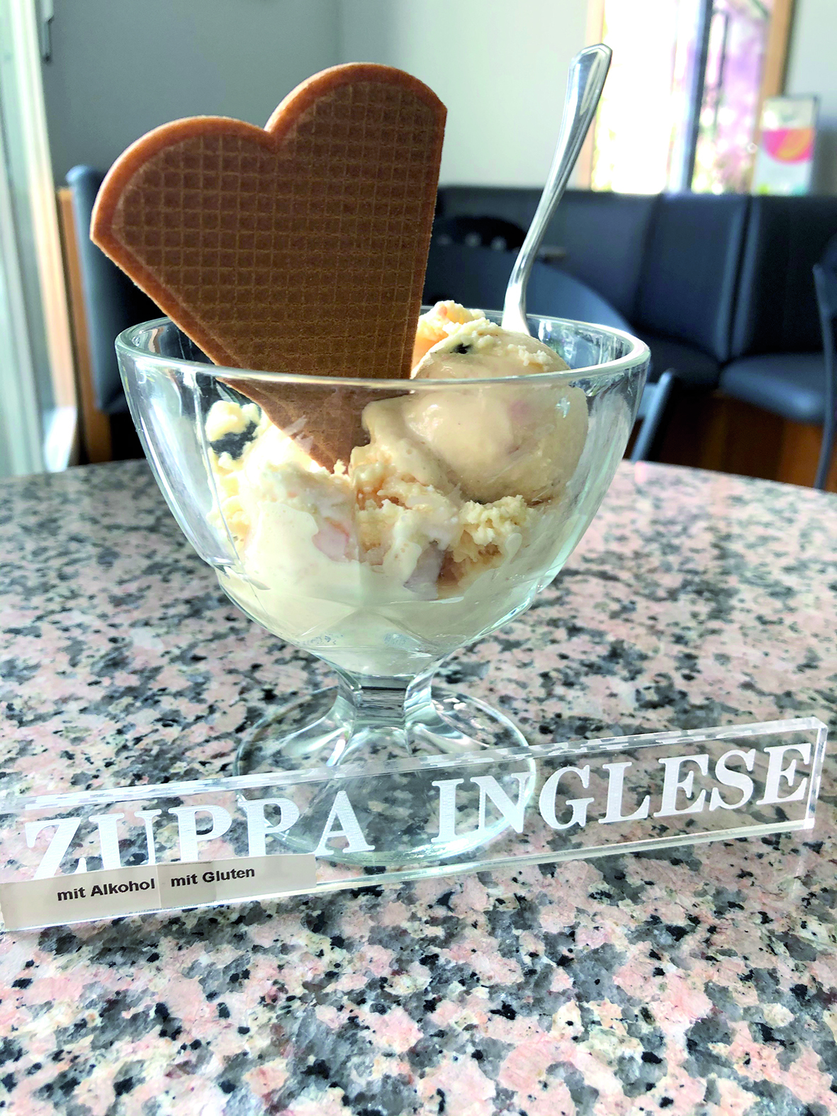Die Eissorte "Zuppa Inglese" im Magstadter Eiscafé Venezia.