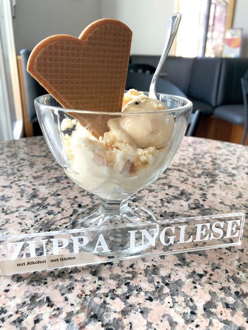 Die Eissorte "Zuppa Inglese" im Magstadter Eiscafé Venezia.