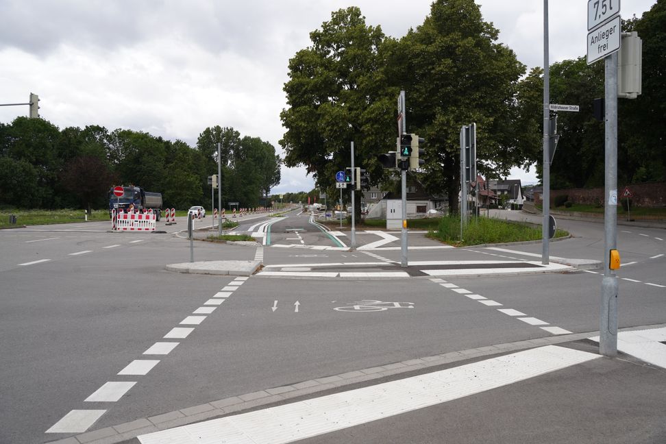 Für Radler heißt es jetzt freie Fahrt bei Ehningen. Dieses Teilstück des Radschnellwecgs war schneller fertig als gedacht. Bild: Dettenmeyer