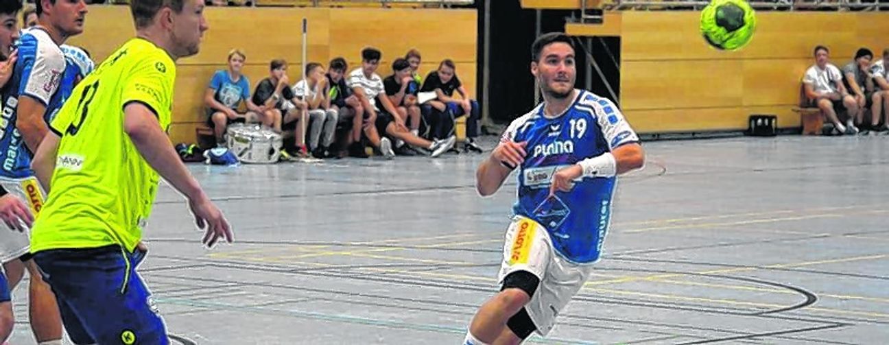 Spielmacher Frederik Todt und die HSG verloren in Leonberg mit 24:25. Bild: Zvizdiç