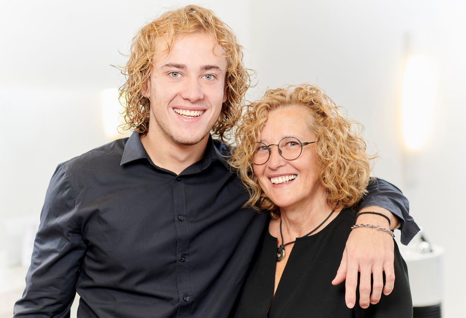 Andrea Braun-Günthner mit Sohn Luis: Die dritte Friseur–Generation steht in den Startlöchern.