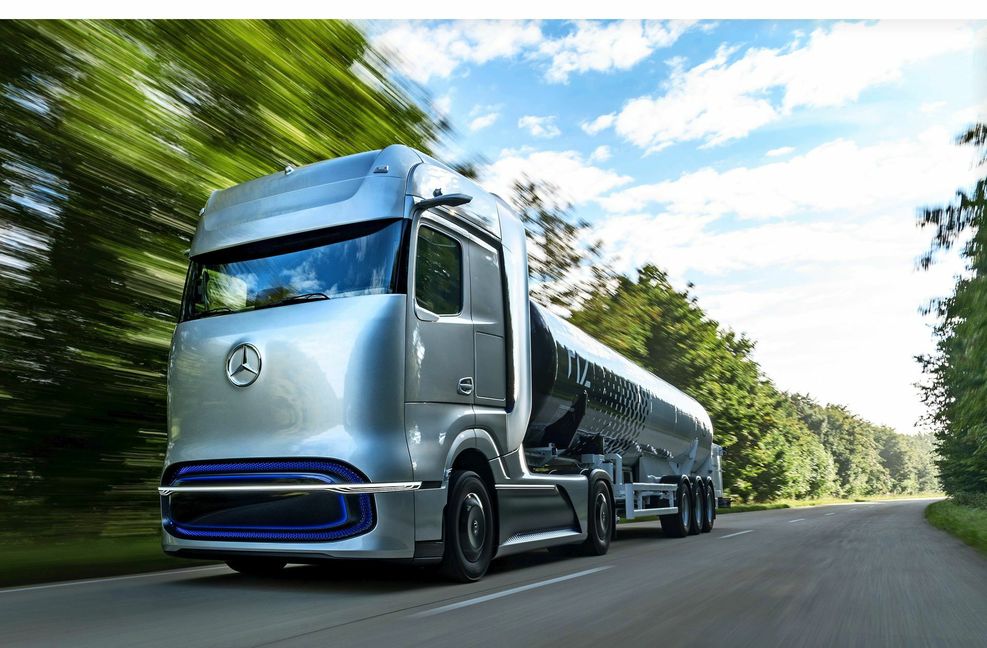 Unterwegs in die Zukunft: Für die Entwicklung und Fertigung von 100 Brennstoffzellen-LKW  sollen 403 Millionen Euro an Daimler fließen.
 Foto: Daimler AG