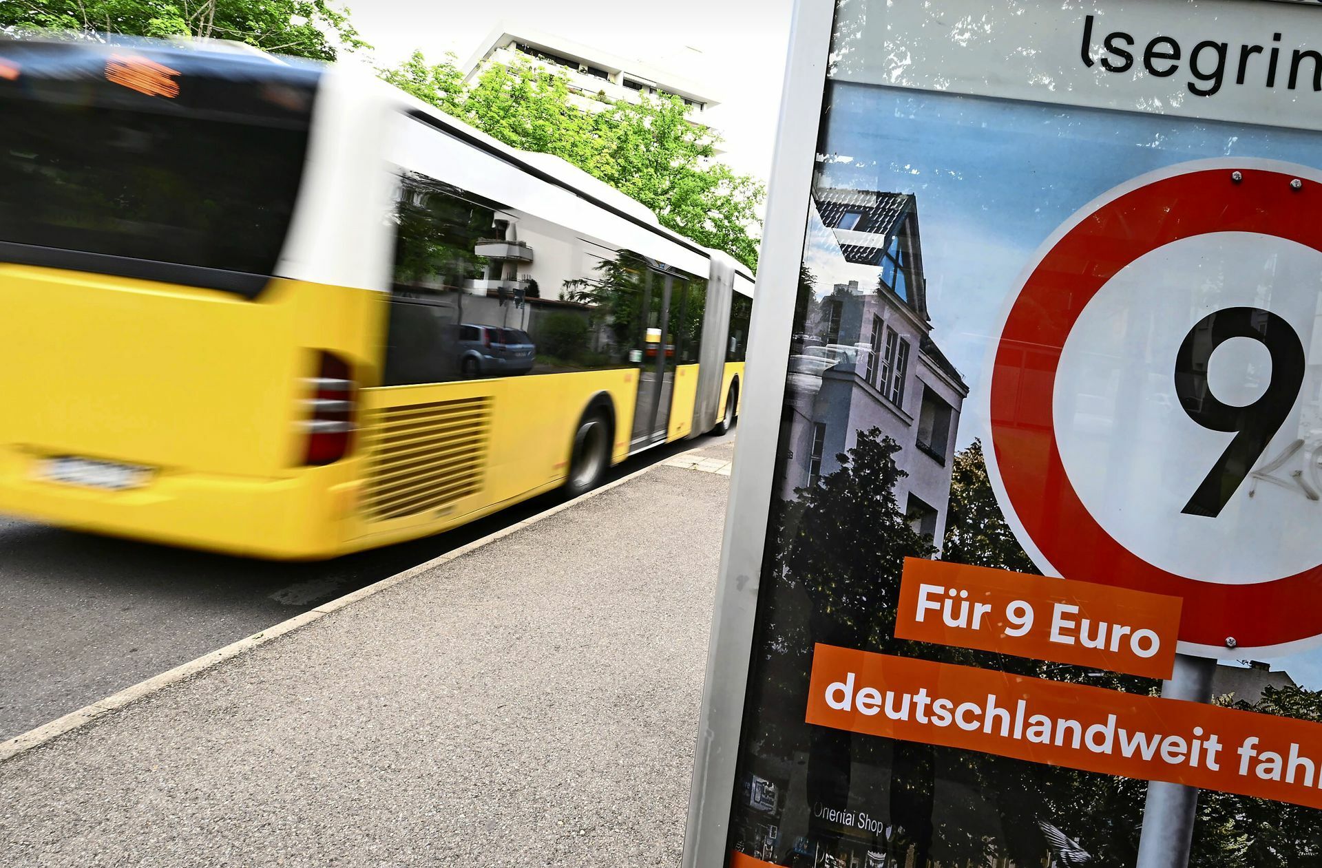 Das 9-Euro-Ticket wird stark nachgefragt. Wie der ÖPNV grundsätzlich attraktiver werden kann, wollen Bund und Länder im Herbst verhandeln.