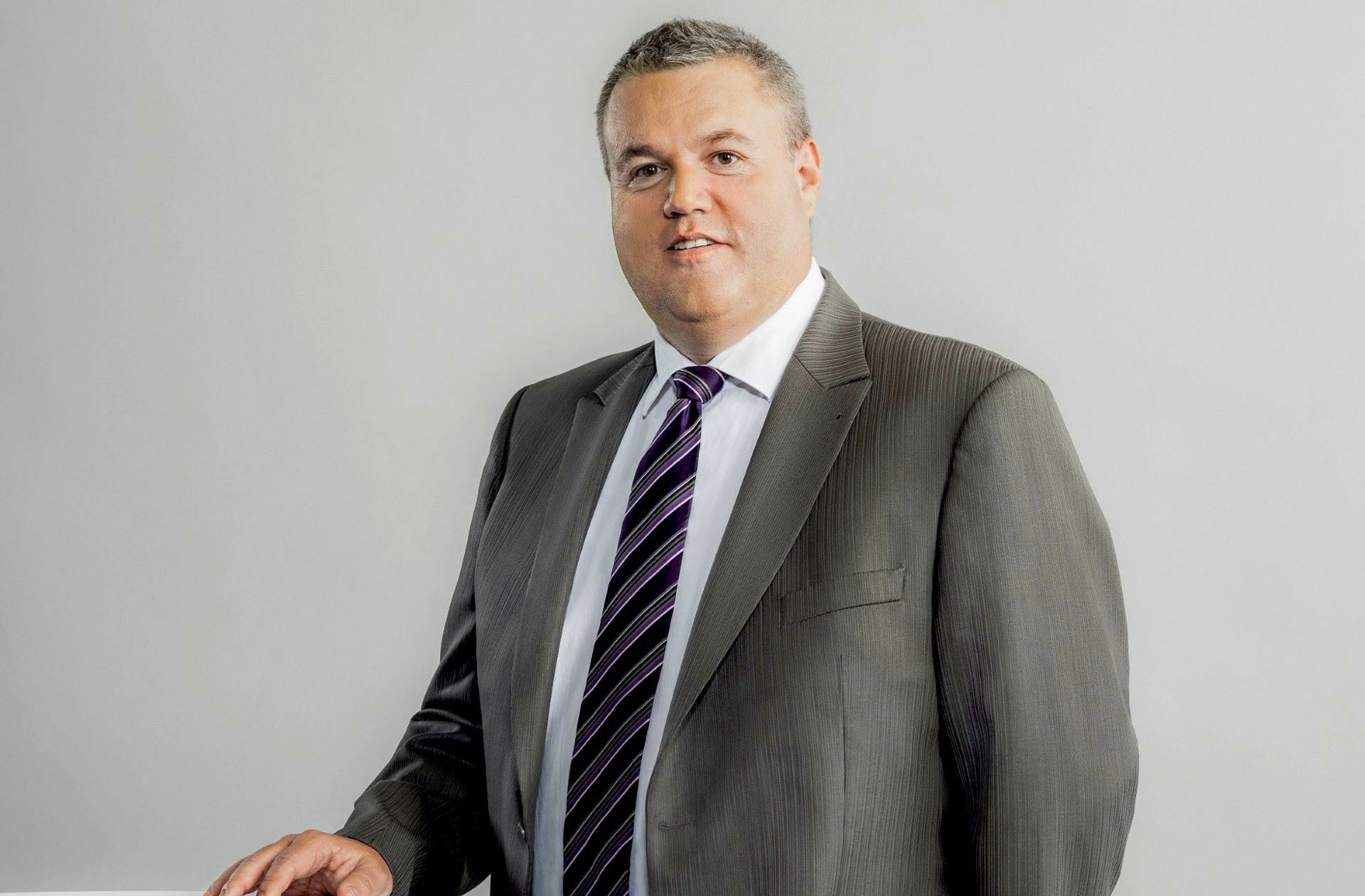 Das Schlusslicht laut HKP-Analyse bildet Stefan De Loecker, der Vorstandsvorsitzende des Konsumgüterkonzerns Beiersdorf. Er erhielt 2020 eine Vergütung von 2,124 Millionen Euro. Foto: Beiersdorf