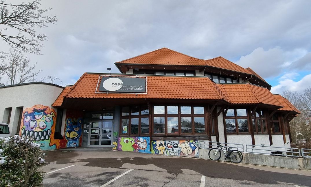 Das Böblinger Jugendhaus Casa Nostra – Zentrum für Jugendkultur – ist seit 40 Jahren für viele Jugendliche aus der Stadt ein beliebter Treffpunkt. Bild: Hamann