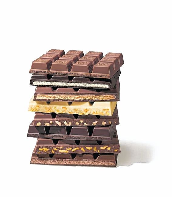 Die Plantage El Cacao von Ritter Sport in Nicaragua (links). Dort erntet ein Mitarbeiter die Kakaofrüchte (Mitte). Aus diesen wiederum werden die Kakaobohnen herausgeschält. Bilder: Oettle