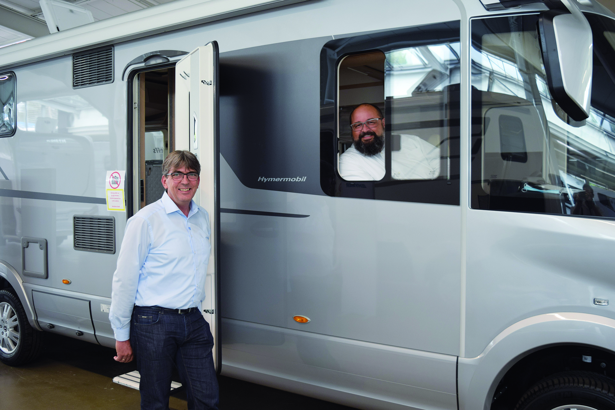 Eingespieltes Team beim Erwin Hymer Center Stuttgart in Sindelfingen (von links): Geschäftsführer Joachim Krämer und Verkaufsleiter Luigi Gagliardi.  Bild: Krauter