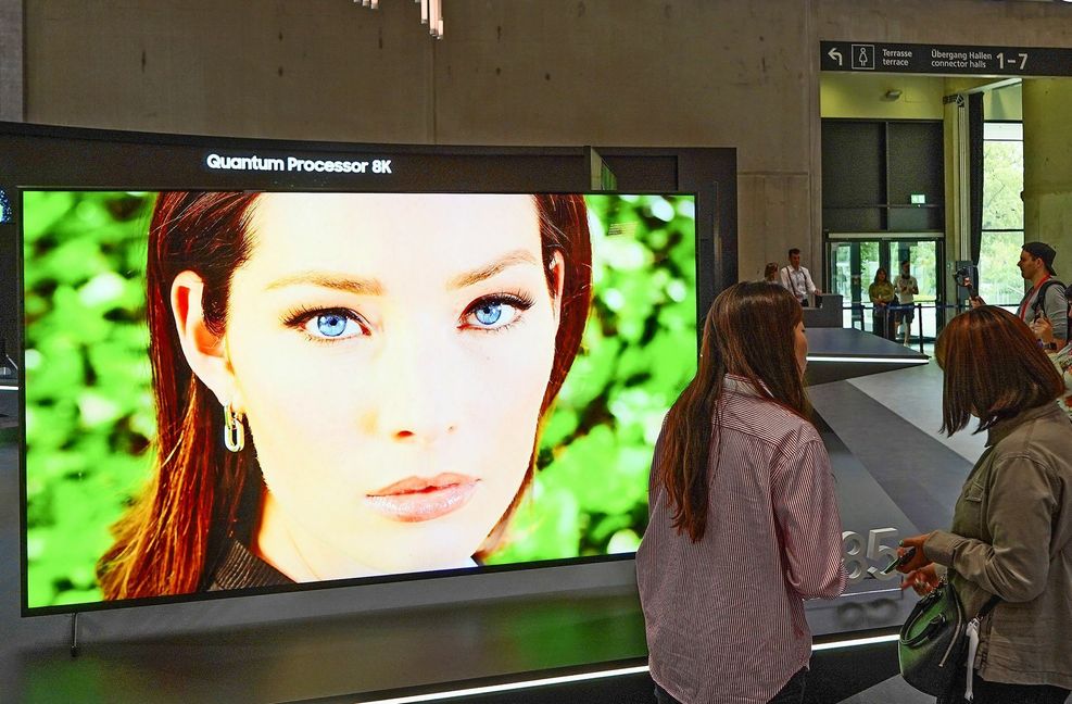 Neue Geräte können vielfach 8K, also die achtfache HD-Auflösung – bei günstigeren Geräten ist zumindest 4K üblich.

Foto: dpa/Jörg Carstensen