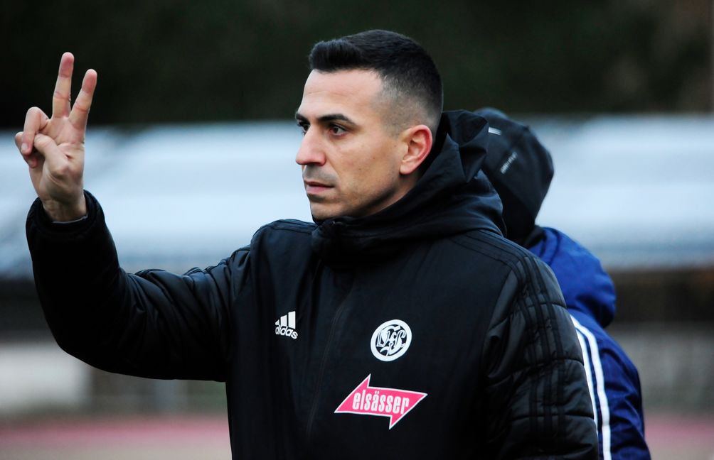 Platz zwei pielt Sindelfingens Trainer Roberto Klug in der Landesliga-Rückrunde an. Bild: photostampe