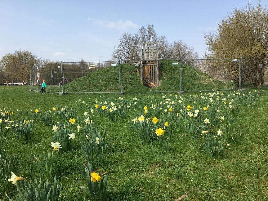 Das seit dem Osterwochenende gesperrte Keltengrab im Sindelfinger Sommerhofental.  Bild: P. Bausch