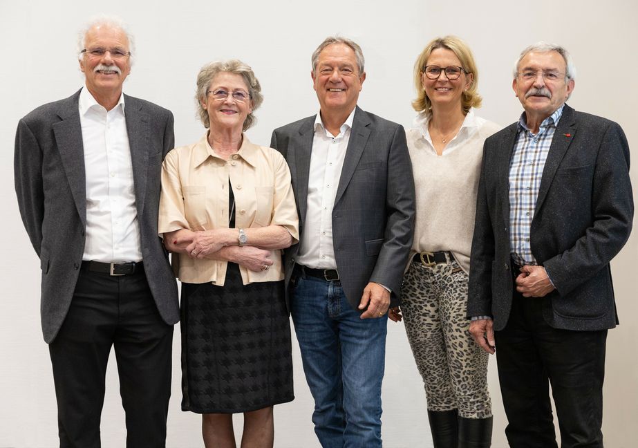 Der Vorstand der Bürgerstiftung (von links): Thomas Wagner, Ingrid Bitter (Stv. Vorsitzende), Jörg Prigl (Vorsitzender),
Heike Stahl und Ulrich Weber.   Bild: Benjamin Knoblauch