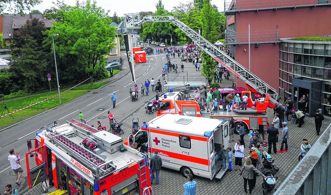 Eine der Attraktionen beim Super-Sonntag am kommenden Wochenende ist der Tag der offenen Tür bei der Sindelfinger Feuerwehr. Groß und Klein strömen in rauen Mengen. Bild: Steiner/A