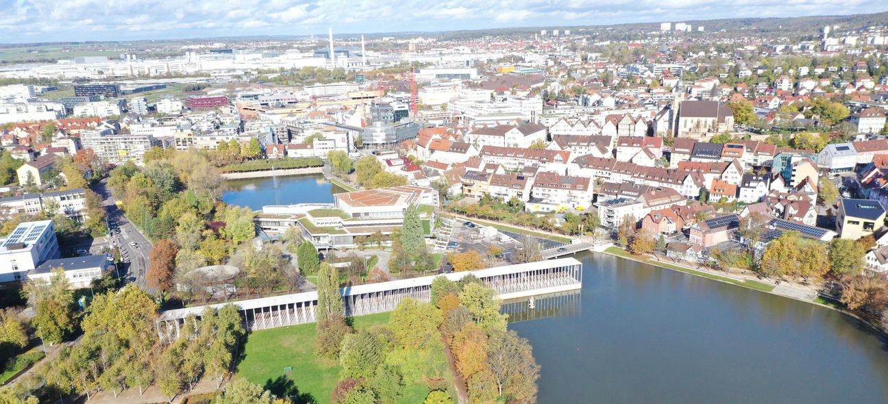 Blick auf Böblingen mit Dr. Stefan Belz im Abschluss-Interview zum SZ/BZ-Bürgerbarometer: „Eine Stadt, die nie stillsteht“, sagt der Oberbürgermeister.  Bild: Dettenmeyer