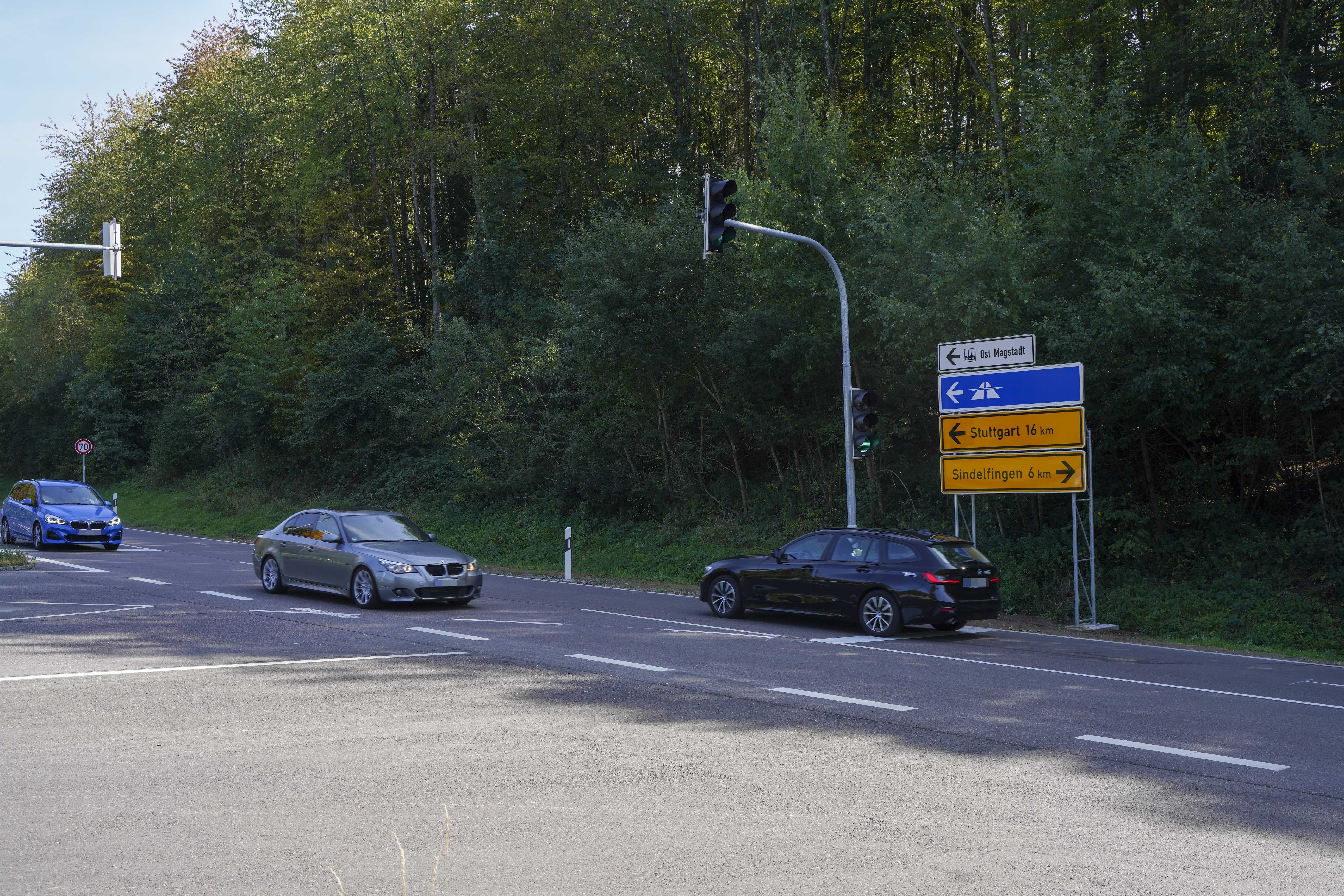 Die Gegenverkehre Maichingen - Stuttgart und Stuttgart - Maichingen sowie die Abbieger von Maichingen nach Magstadt haben gleichzeitig grün. Bild: Dettenmeyer