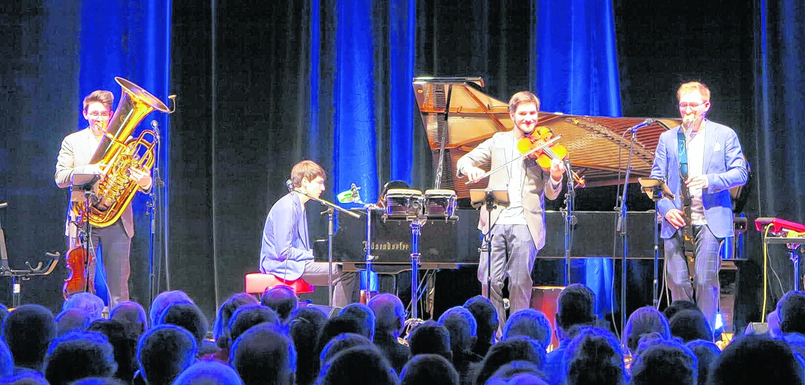 Die „Hanke Brothers“ Fabian, Jonathan, Lukas und David Hanke (von links) präsentierten ihre Debüt-CD „Elements“ im Sparkassen-Forum in Böblingen. Bild: Groß