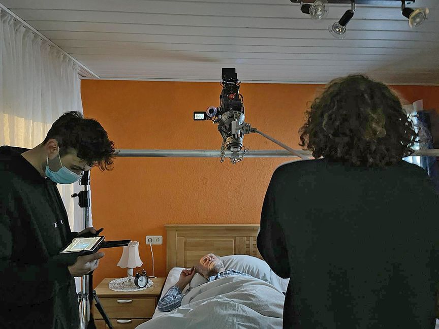 Peter Cieslinski schlüpfte in die Rolle des „Grantelbart“. Der Schauspieler war bereits in Werken wie „Meine Tochter Anne Frank“ (2015), „Im Labyrinth des Schweigens“ (2014) und „Tatort: Pechmarie“ (2006) zu sehen.
 Stadtwerke Sindelfingen GmbH