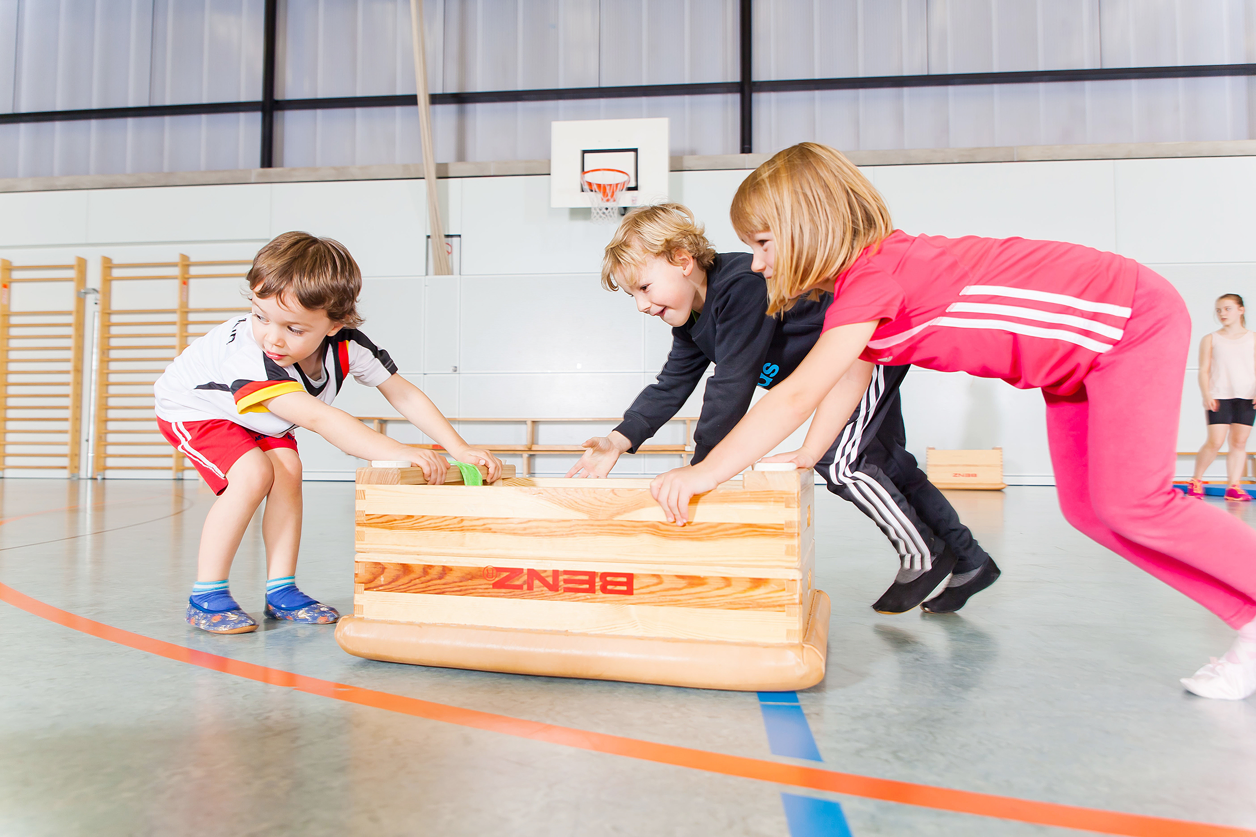 Kinder sind im Kindergartenalter als „Bewegungswesen“ noch relativ körperlich fit, ab der Grundschule wird’s schwierig.Bild: Joos/STB