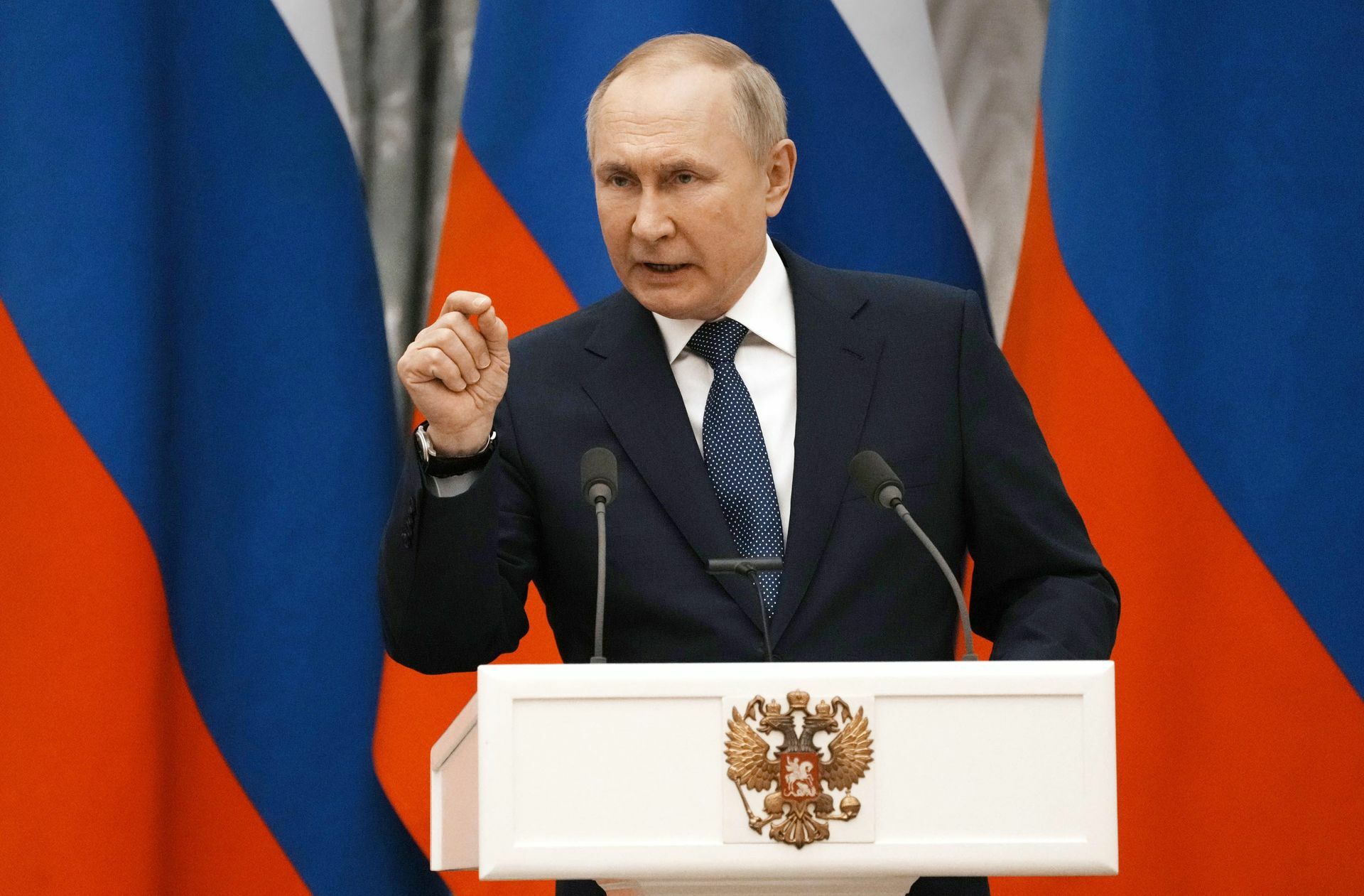Wladimir Putin adelt die Rebellengebiete.