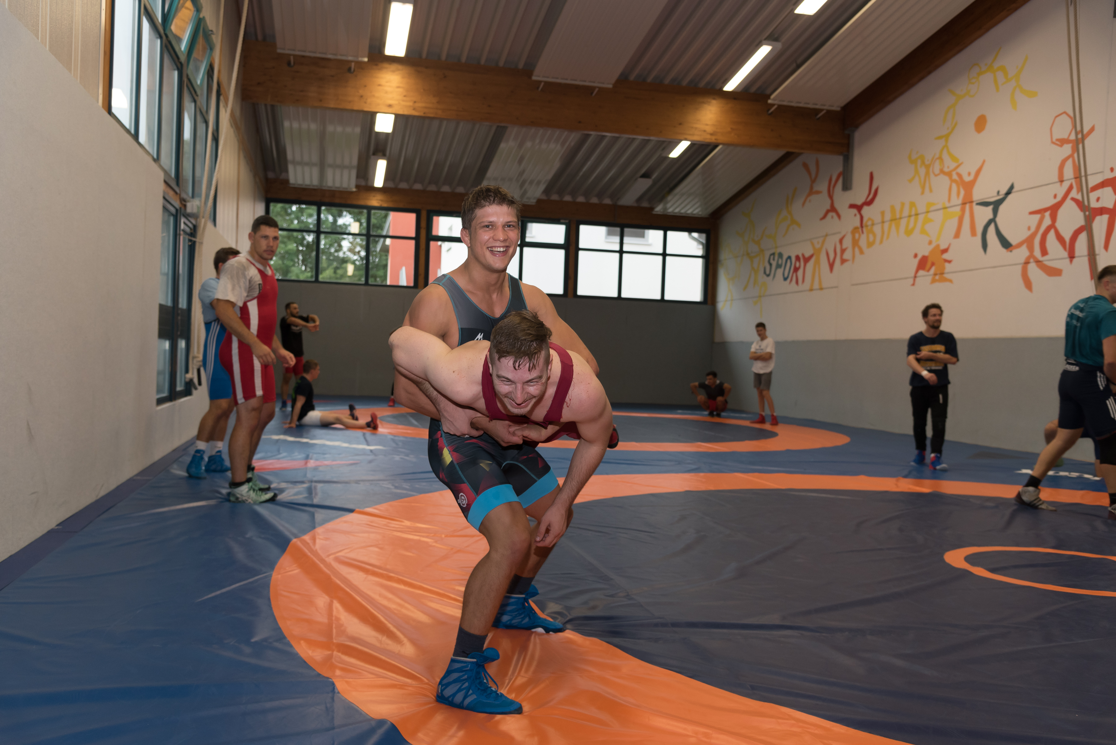 Fest im Griff: Michael Widmayer im Training mit dem Holzgerlinger Jannik Malz