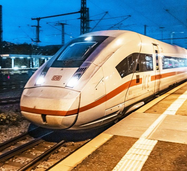 Deutschlands unpünktlichste Zugverbindung führte nach Stuttgart.       Foto: imago//Hettrich
