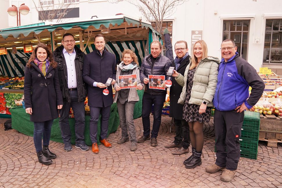 Katrin Heißel, WSG-Referentin für Nahversorgung und Einzelhandel,  WSG-Geschäftsführer Felix Rapp,  Simon Bräuning, Kreissparkasse Böblingen, ; Jutta Volz, Gärtnerei Volz, Tilman Grauer, Körberhof Sindelfingen, City-Manager Hanno Kreuter,  Laura Gaschka, Kreissparkasse Böblingen,  Christian Volz, Gärtnerei Volz (von links). Bild; z